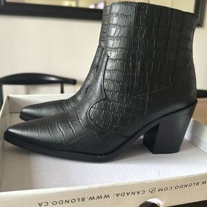 Blonde Que waterproof booties